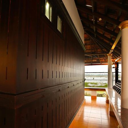Palmy Lake Resort Alappuzha Exterior foto
