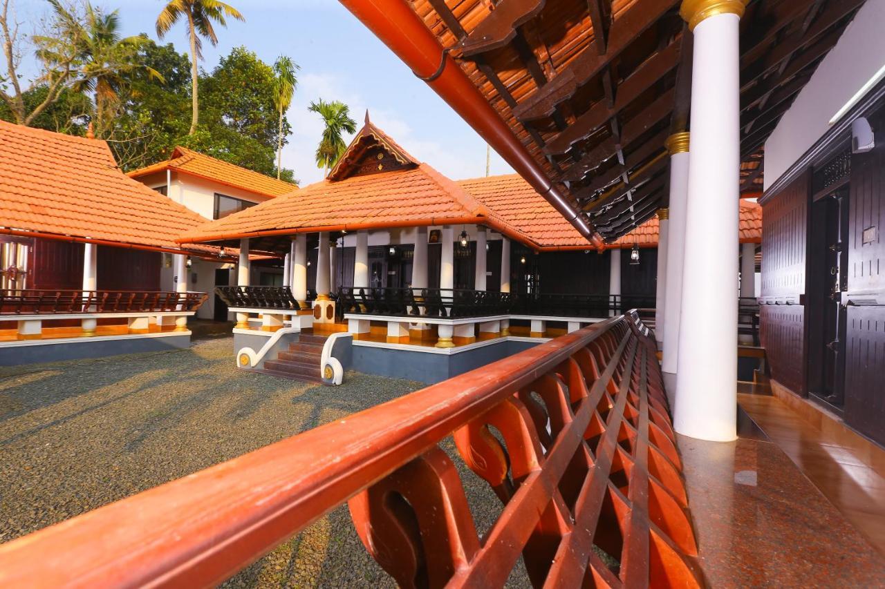 Palmy Lake Resort Alappuzha Exterior foto