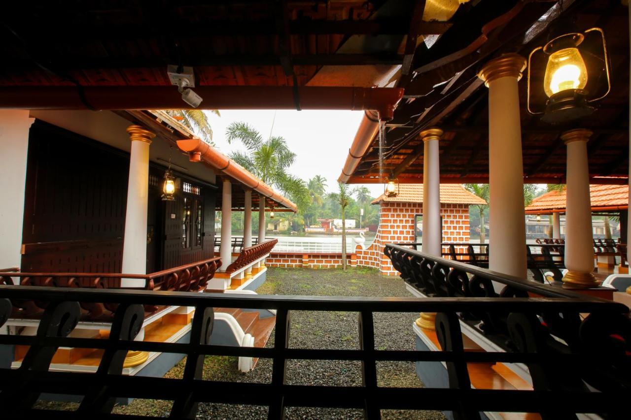 Palmy Lake Resort Alappuzha Exterior foto