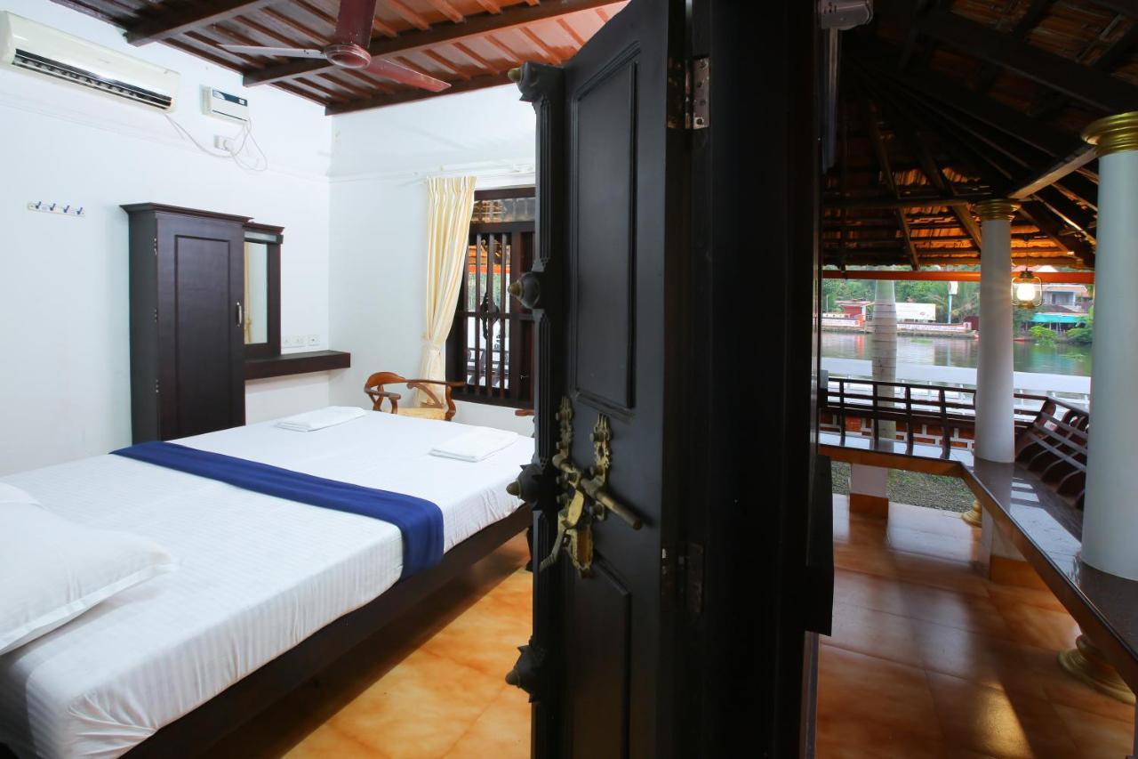 Palmy Lake Resort Alappuzha Exterior foto