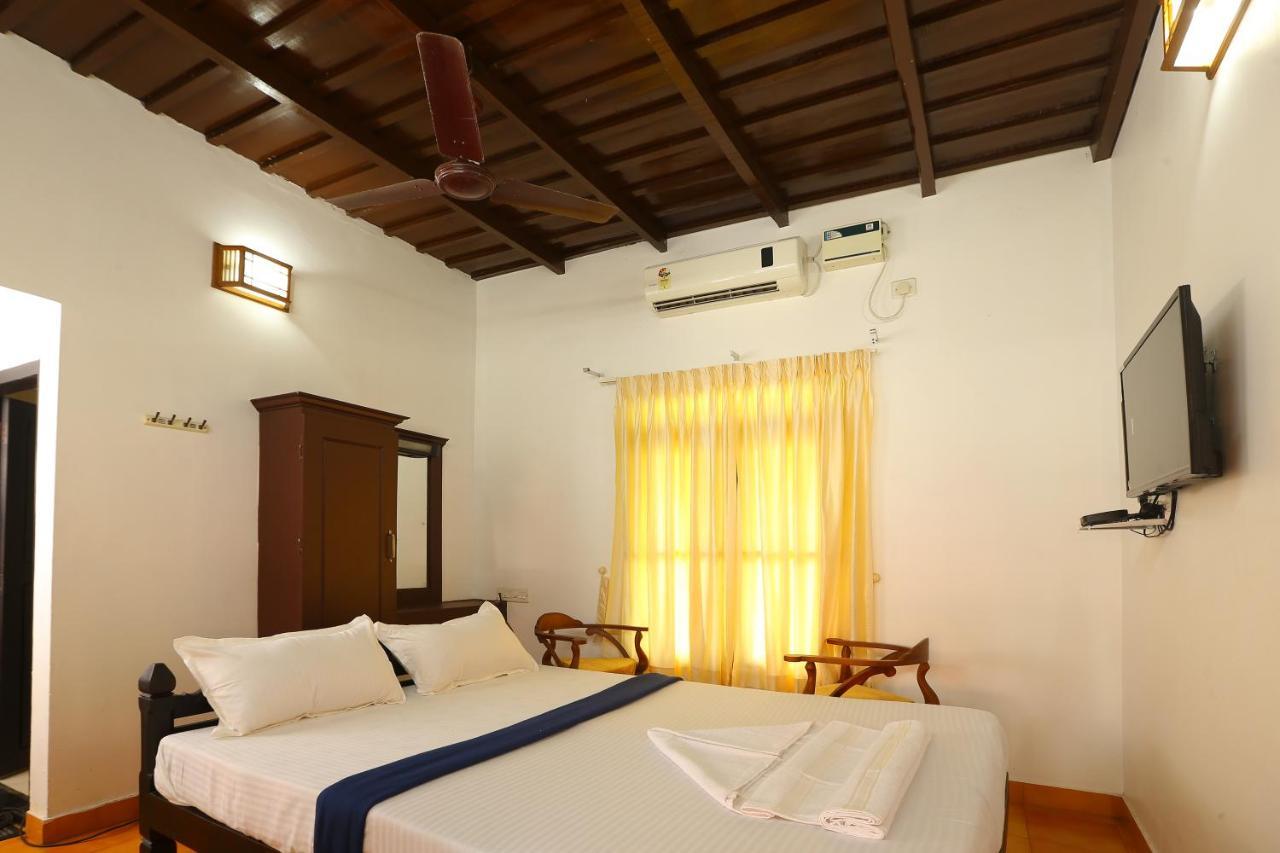 Palmy Lake Resort Alappuzha Exterior foto