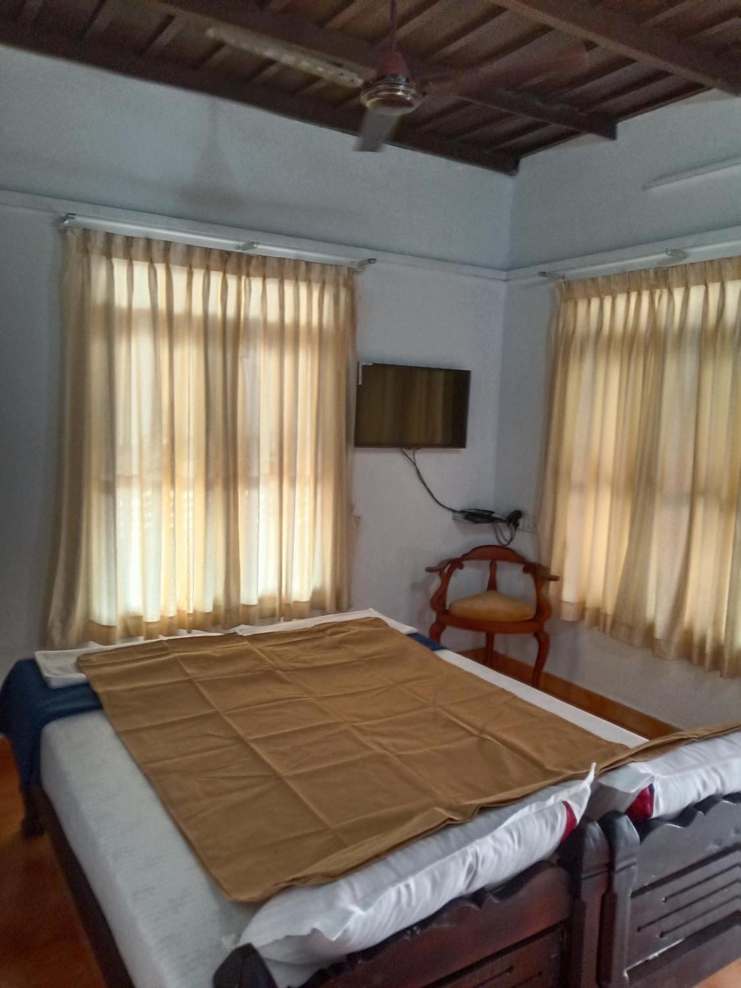Palmy Lake Resort Alappuzha Habitación foto